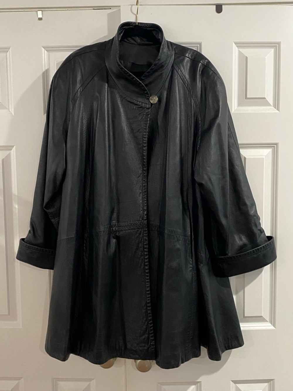 Vintage Vericci Black Genuine Leather Swing 3/4 Length Coat Buttons Pockets ♠️